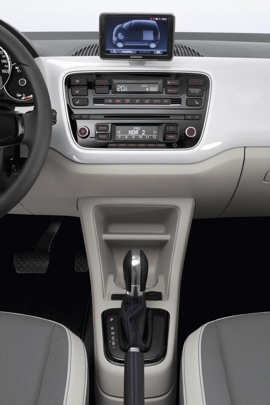  Volkswagen e-up! 2013 года  (фото 8 из 45)